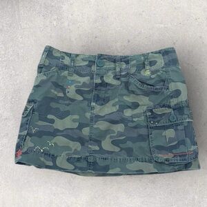 Y2K old navy ultra low waist camo cargo mini skirt